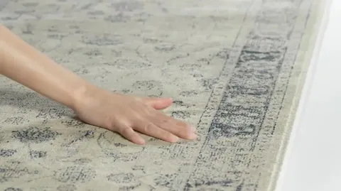 What to Check Before Buying a Vintage Rug Online